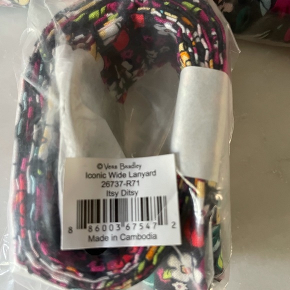 FREE LANYARD Vera Bradley Factory Style Backpack
in Signature Cotton Itsy Ditsy - Picture 8 of 9